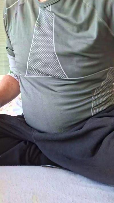 Handjobsquirter from Switzerland