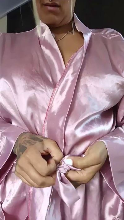 Kitty_goddess from United Kingdom