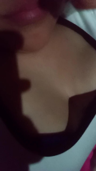 lara385 from Cuba